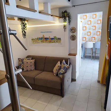 Little House 锡拉库扎